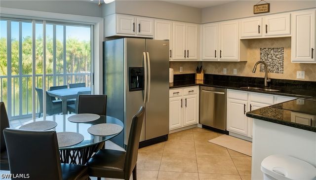 633 Palm View DR 4, Naples, FL 34110