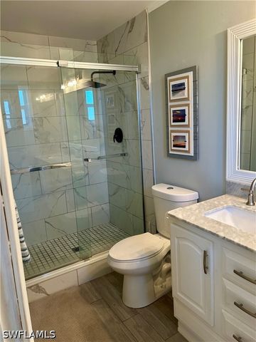 633 Palm View DR 4, Naples, FL 34110