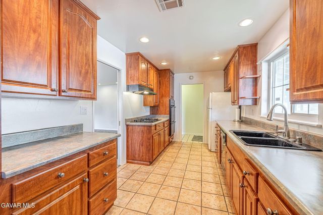 44916 W 18th Street Street, Lancaster, CA 93534