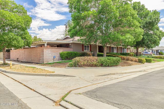 44916 W 18th Street Street, Lancaster, CA 93534