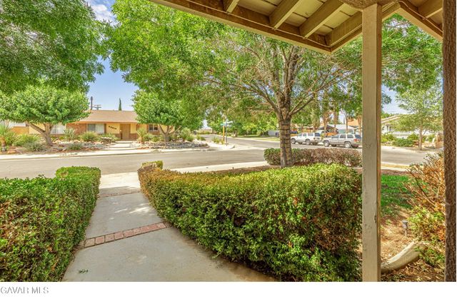 44916 W 18th Street Street, Lancaster, CA 93534