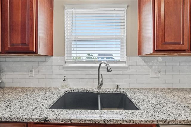 1191 SW Arbormill Terrace, Lee's Summit, MO 64082