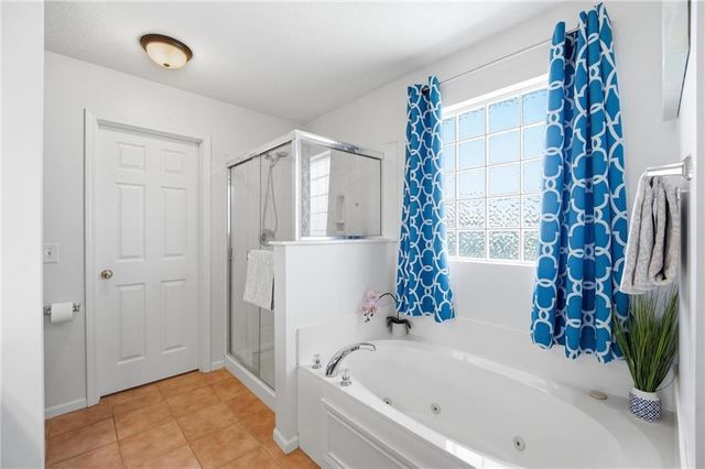 1191 SW Arbormill Terrace, Lee's Summit, MO 64082