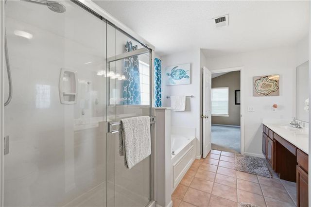 1191 SW Arbormill Terrace, Lee's Summit, MO 64082