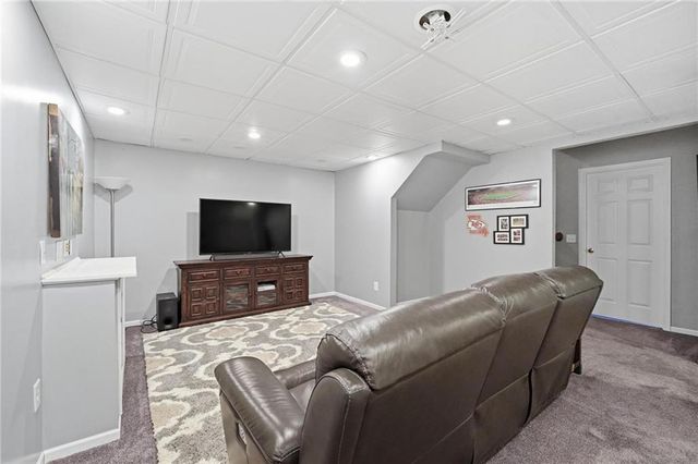 1191 SW Arbormill Terrace, Lee's Summit, MO 64082