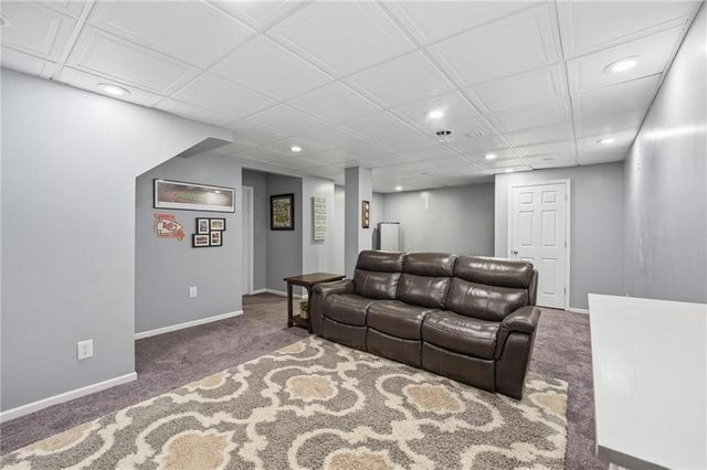1191 SW Arbormill Terrace, Lee's Summit, MO 64082