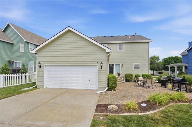 1191 SW Arbormill Terrace, Lee's Summit, MO 64082