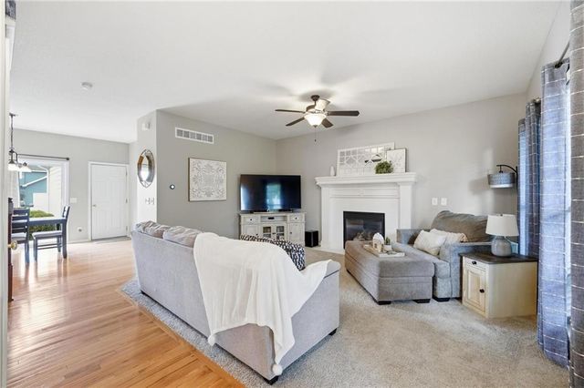 1191 SW Arbormill Terrace, Lee's Summit, MO 64082