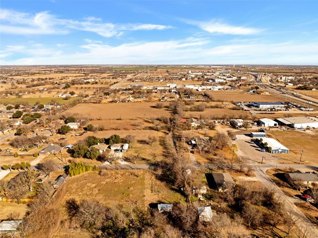 701 Keaton Road S, Sanger, TX 76266