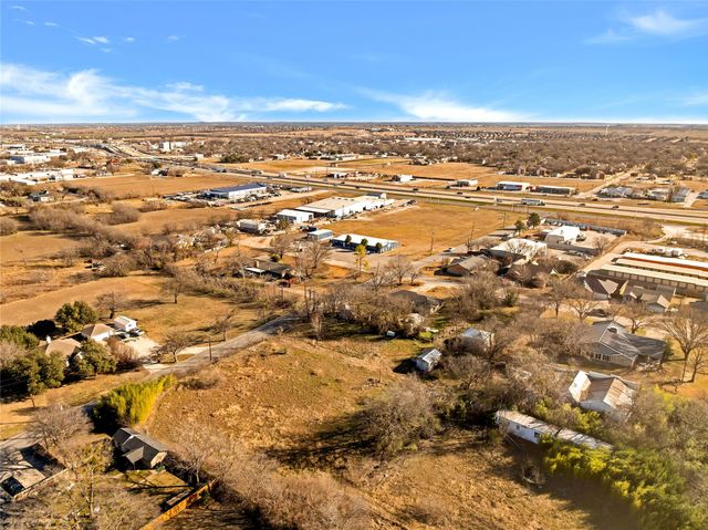 701 Keaton Road S, Sanger, TX 76266