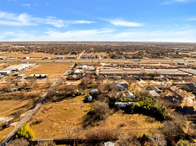 701 Keaton Road S, Sanger, TX 76266