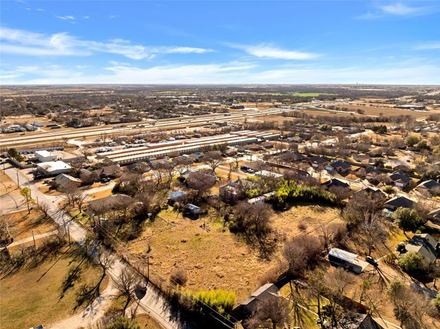 701 Keaton Road S, Sanger, TX 76266