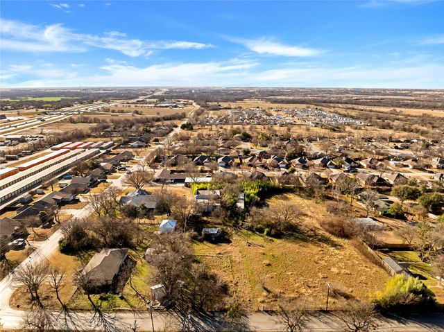 701 Keaton Road S, Sanger, TX 76266
