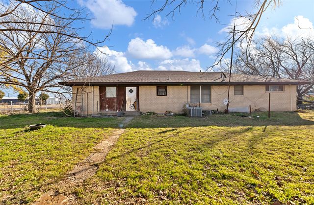 701 Keaton Road S, Sanger, TX 76266