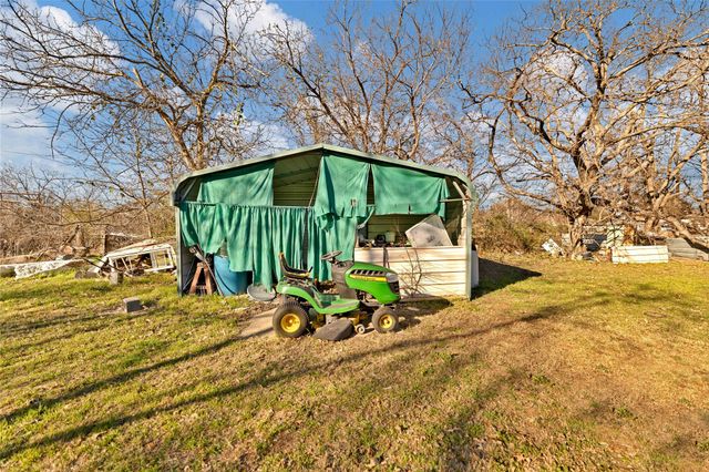 701 Keaton Road S, Sanger, TX 76266