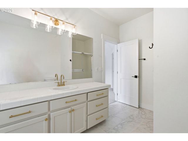 1191 E CAPLES Ct, La Center, WA 98629