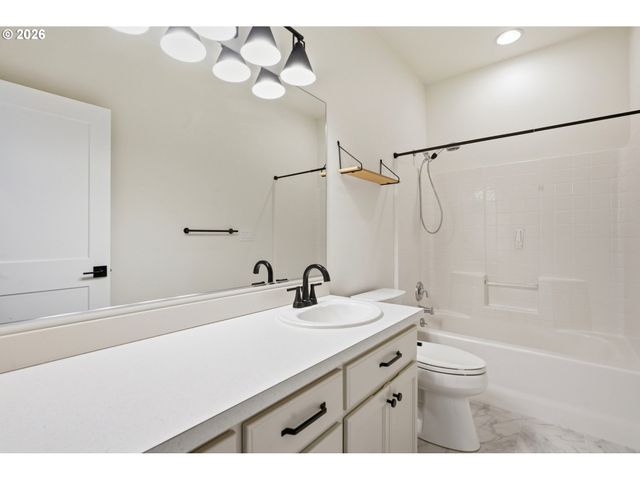 1191 E CAPLES Ct, La Center, WA 98629