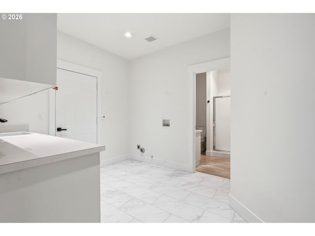 1191 E CAPLES Ct, La Center, WA 98629