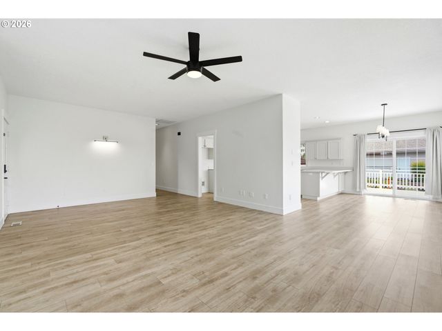 1191 E CAPLES Ct, La Center, WA 98629