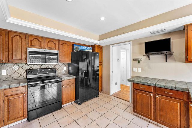 2810 Sand Pines Court, Lake Worth, FL 33462