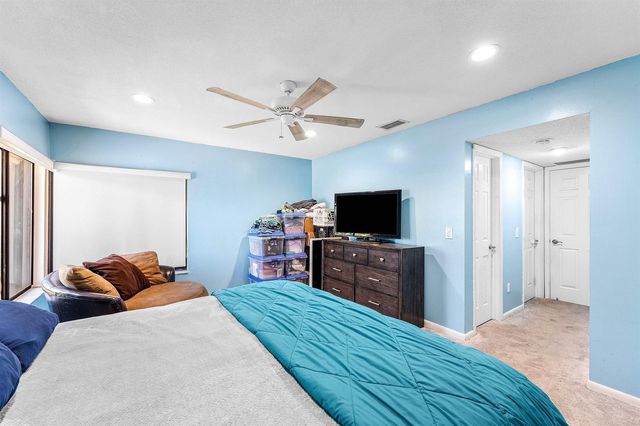 2810 Sand Pines Court, Lake Worth, FL 33462
