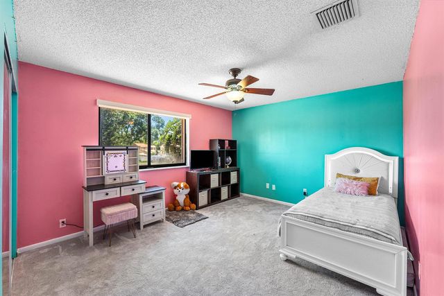 2810 Sand Pines Court, Lake Worth, FL 33462