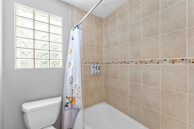 2810 Sand Pines Court, Lake Worth, FL 33462