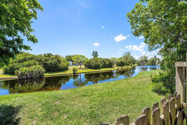 2810 Sand Pines Court, Lake Worth, FL 33462