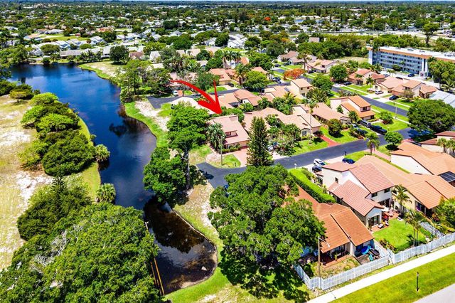 2810 Sand Pines Court, Lake Worth, FL 33462