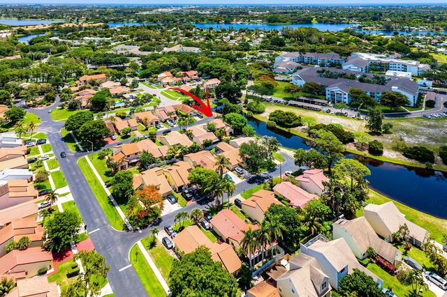 2810 Sand Pines Court, Lake Worth, FL 33462