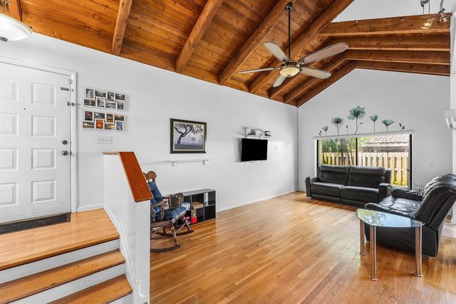 2810 Sand Pines Court, Lake Worth, FL 33462