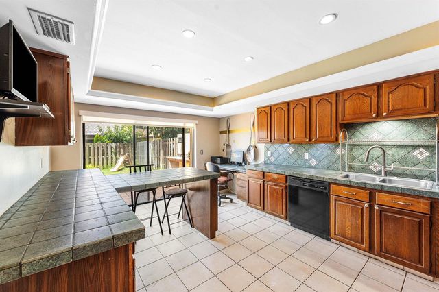 2810 Sand Pines Court, Lake Worth, FL 33462