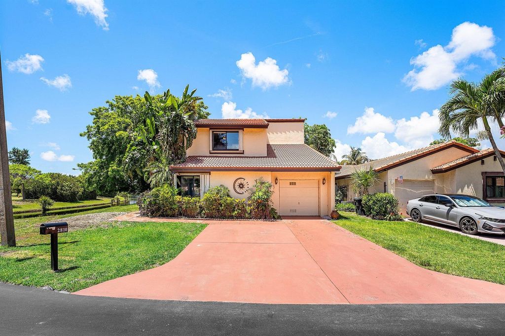 2810 Sand Pines Court, Lake Worth, FL 33462