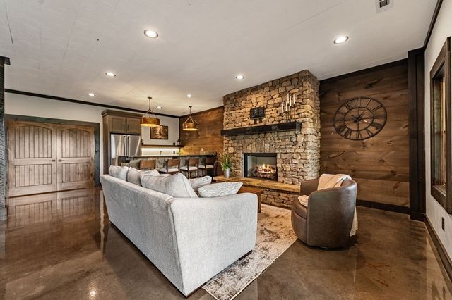 363 Griffith Parkway, Blue Ridge, GA 30513