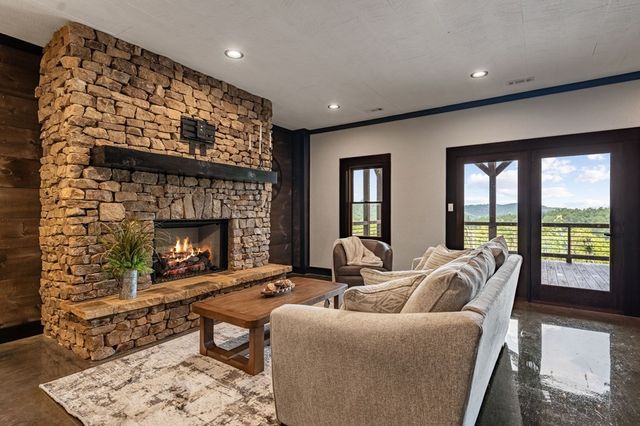 363 Griffith Parkway, Blue Ridge, GA 30513