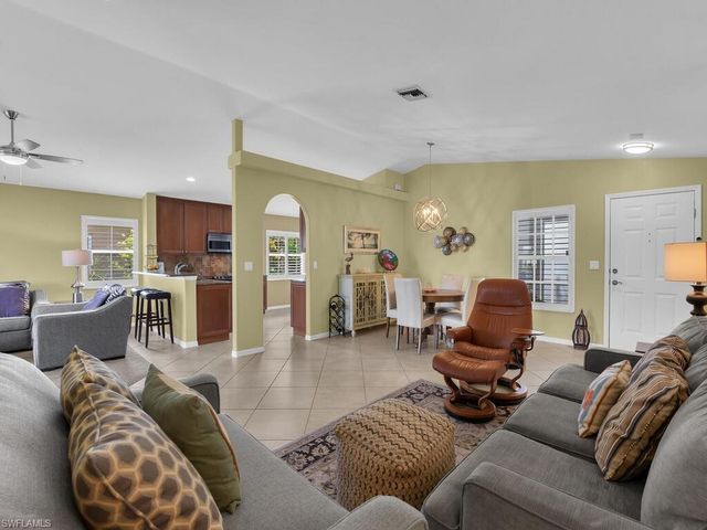 7631 Cameron CIR, Fort Myers, FL 33912