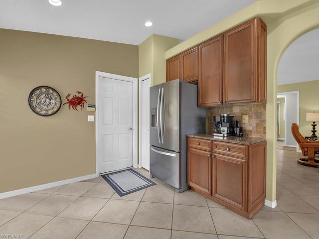 7631 Cameron CIR, Fort Myers, FL 33912