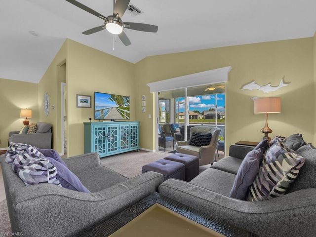 7631 Cameron CIR, Fort Myers, FL 33912