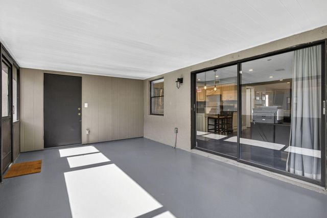 326 Sandtree Drive, Palm Beach Gardens, FL 33403