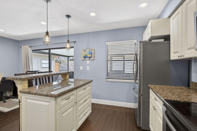 326 Sandtree Drive, Palm Beach Gardens, FL 33403