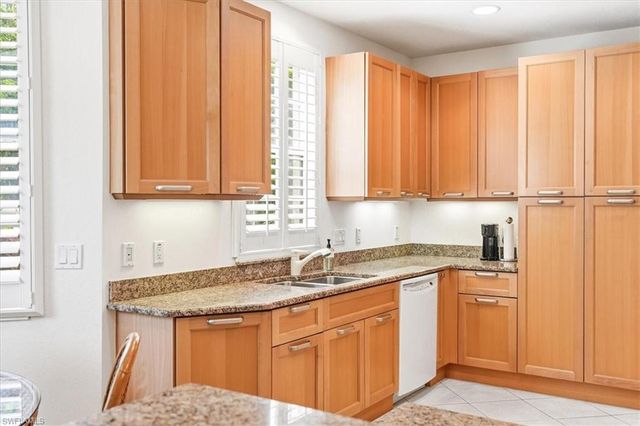 3730 Montreux LN 104, Naples, FL 34114