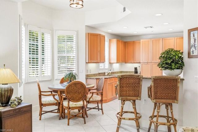 3730 Montreux LN 104, Naples, FL 34114