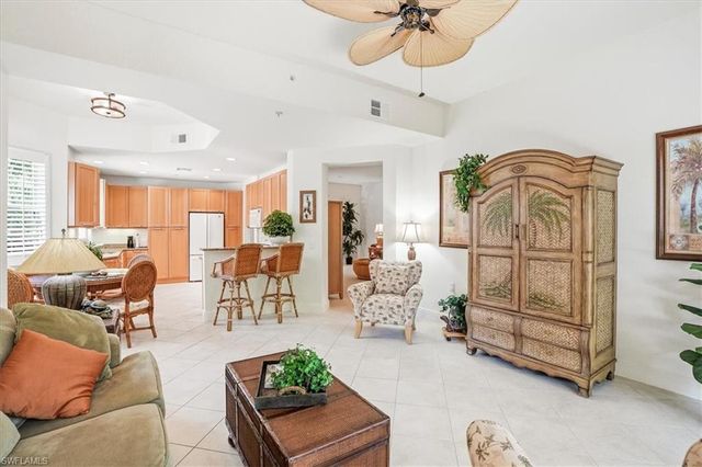 3730 Montreux LN 104, Naples, FL 34114