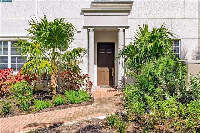 3730 Montreux LN 104, Naples, FL 34114