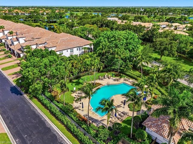3730 Montreux LN 104, Naples, FL 34114