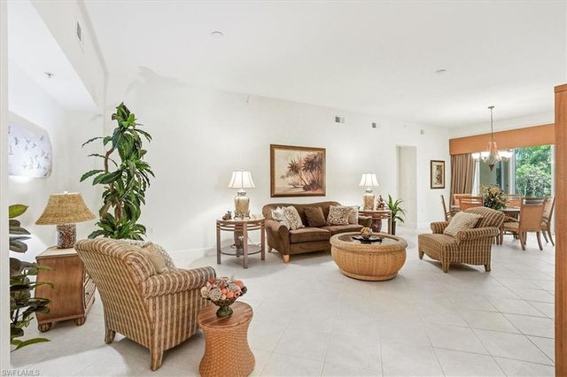 3730 Montreux LN 104, Naples, FL 34114