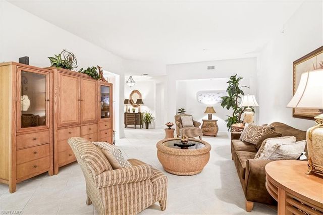 3730 Montreux LN 104, Naples, FL 34114