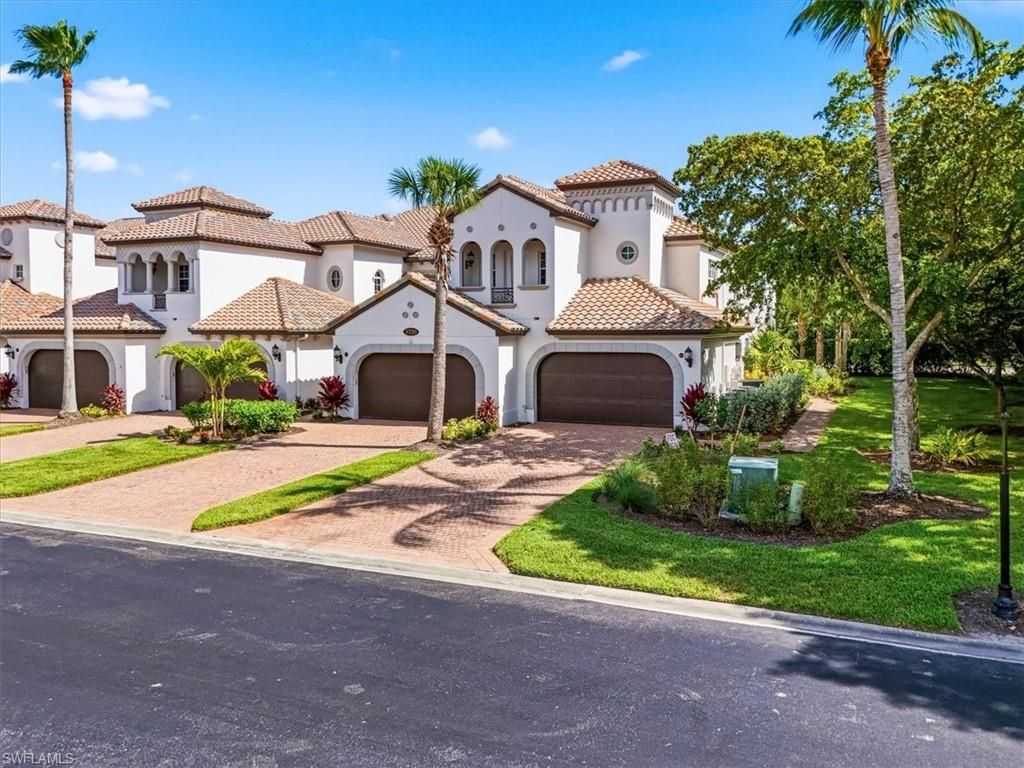 3730 Montreux LN 104, Naples, FL 34114