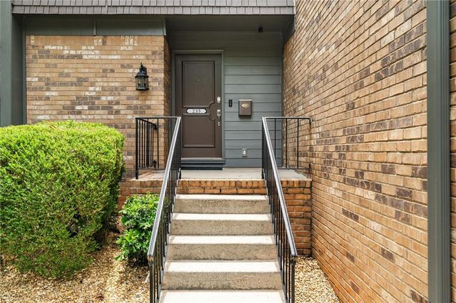 235 Leeward Lane, Roswell, GA 30076