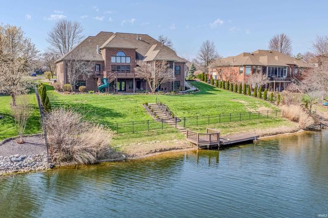 2122 Lakes Edge Drive, Newburgh, IN 47630